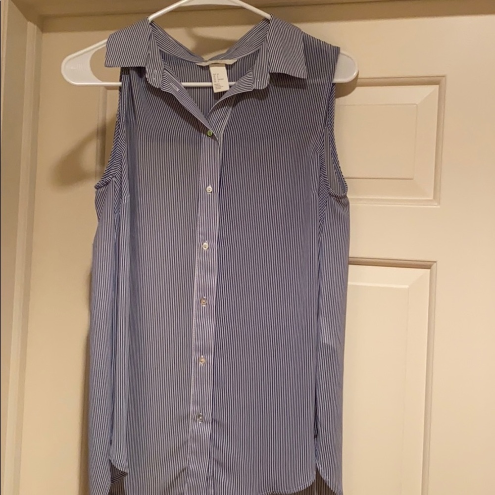 Pin striped collared sleeveless shirt